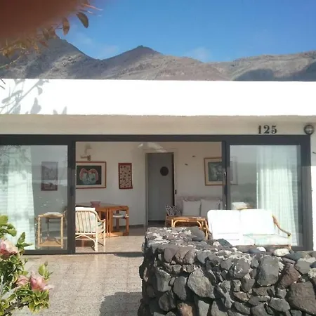 Sleeps 5 Wifi Holiday home