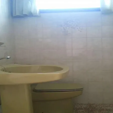 Sleeps 5 Wifi Famara