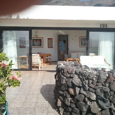 Sleeps 5 Wifi Holiday home *